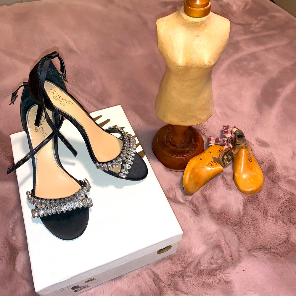Stunning Badgley Mischka heels with jewels